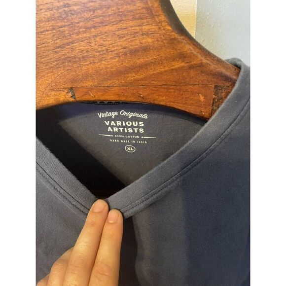 Various Artists Men’s Rainbow Magic Mushroom Embroidered Tee Size XL - Picture 3 of 6